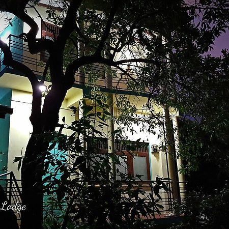 City Centre Lodge Ponnarankulama Exterior photo