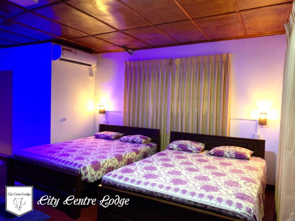 City Centre Lodge Ponnarankulama Exterior photo